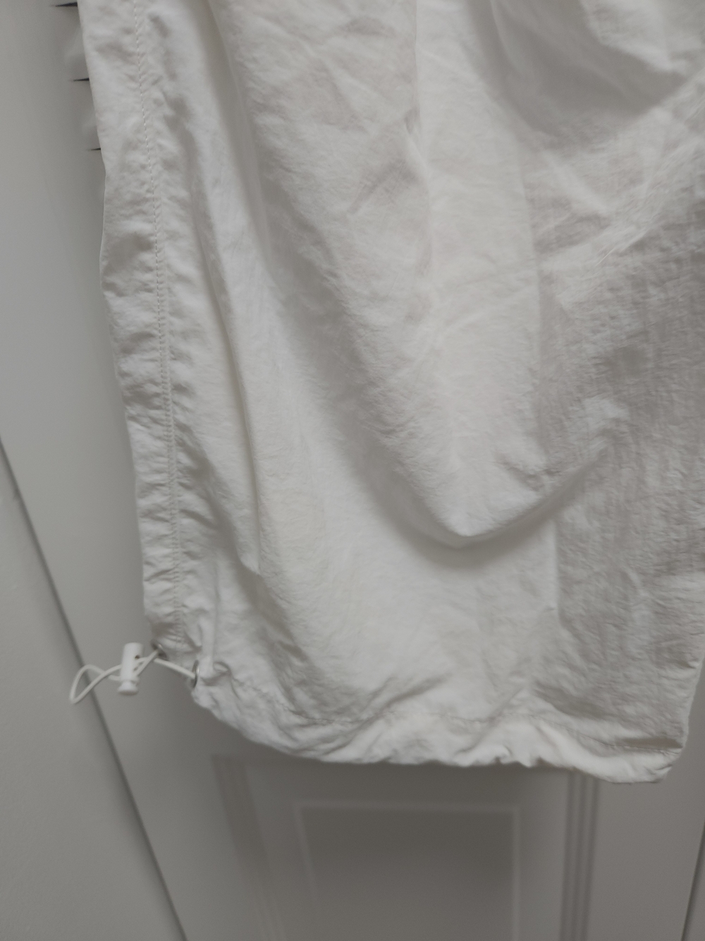 NWT No Boundaries High-Rise Parachute Cargo Pants – White – Size M (7–9) - Picture 9 of 12